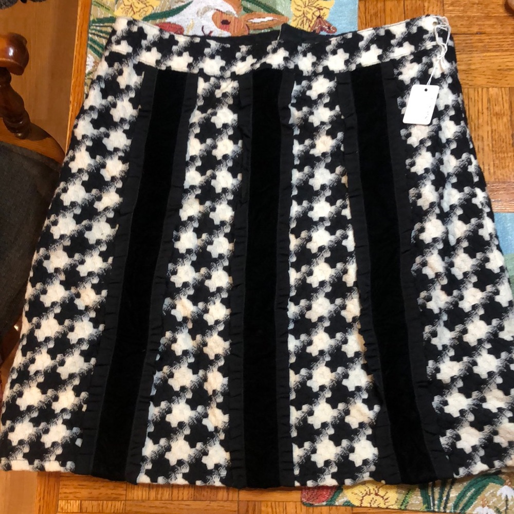 Nanette Lepore Black White A Line Pencil Ruffle Velvet Sample Skirt NWT Size 8